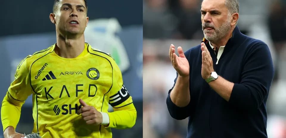 Cristiano Ronaldo y un entrenador aplaudiendo