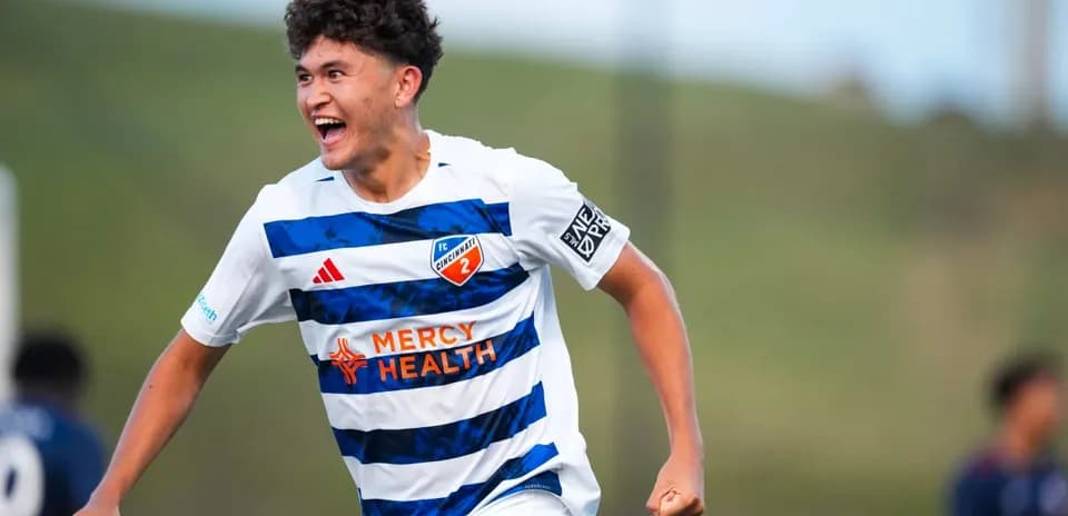 Jugador de FC Cincinnati II celebrando un gol