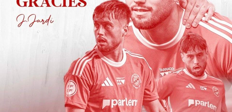 Jugador en uniforme rojo con mensaje de agradecimiento