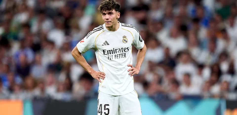 Jugador de Real Madrid en el campo durante partido