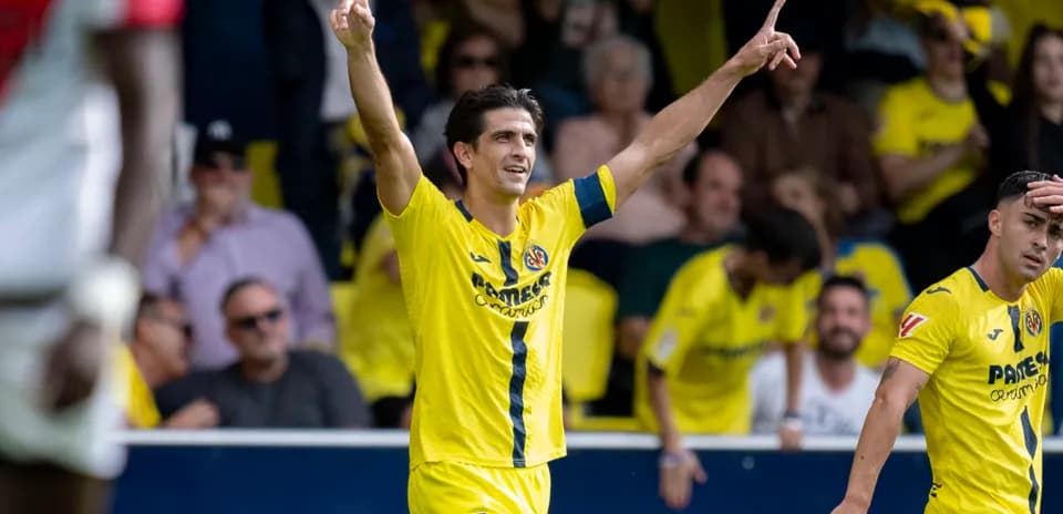 Celebración de jugador del Villarreal en el partido