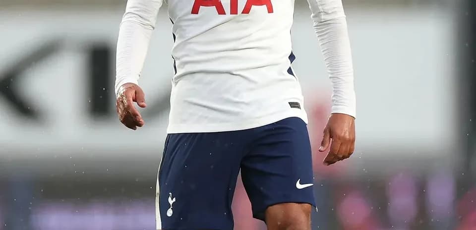 Jugador de Tottenham en acción durante el partido