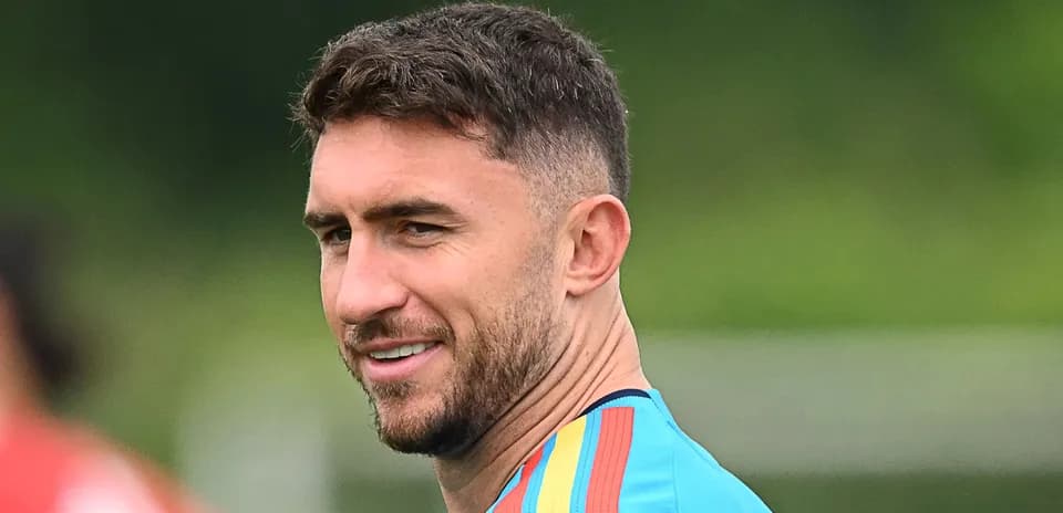 Jugador sonriendo durante sesión de entrenamiento