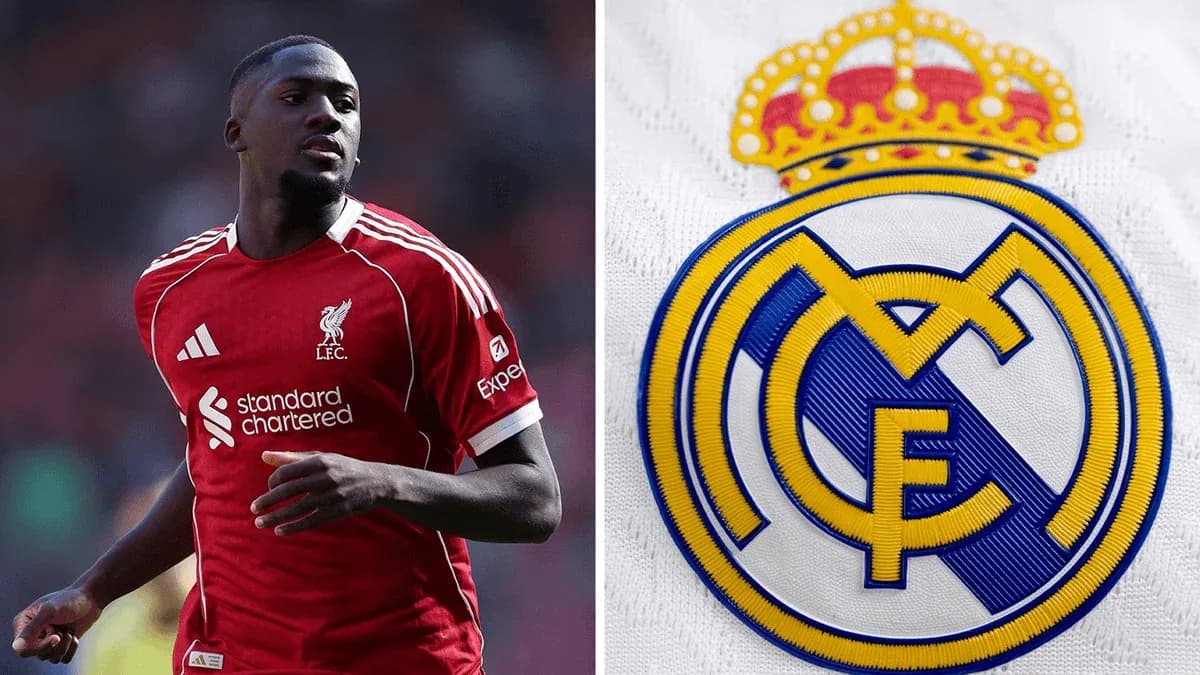 Jugador de Liverpool junto al escudo del Real Madrid