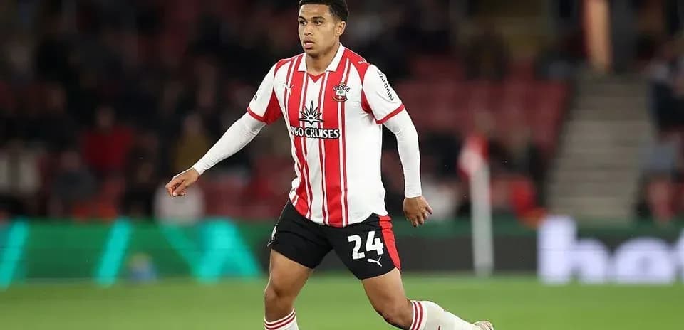 Jugador de Southampton corriendo durante un partido