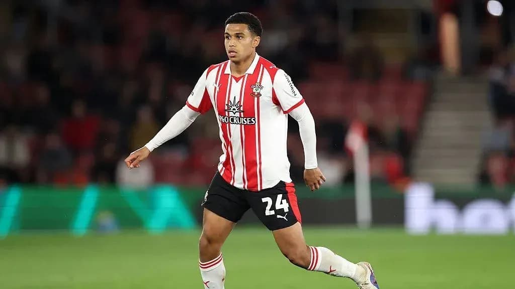 Jugador de Southampton corriendo durante un partido
