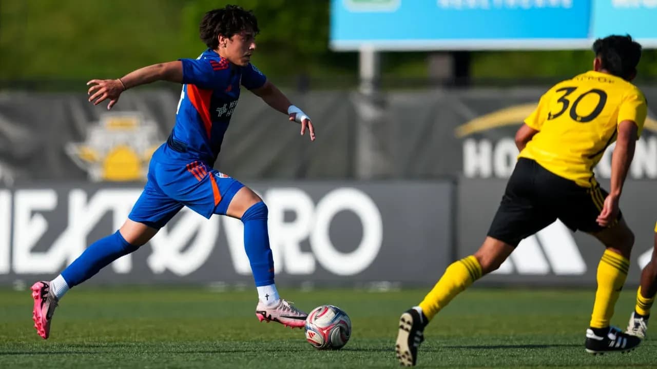 Jugador de FC Cincinnati II en acción