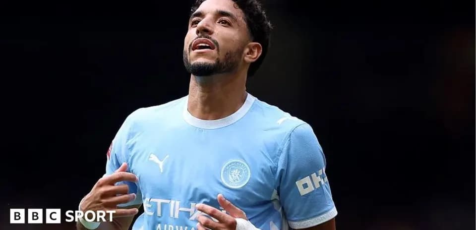 Jugador de Manchester City en acción durante el partido