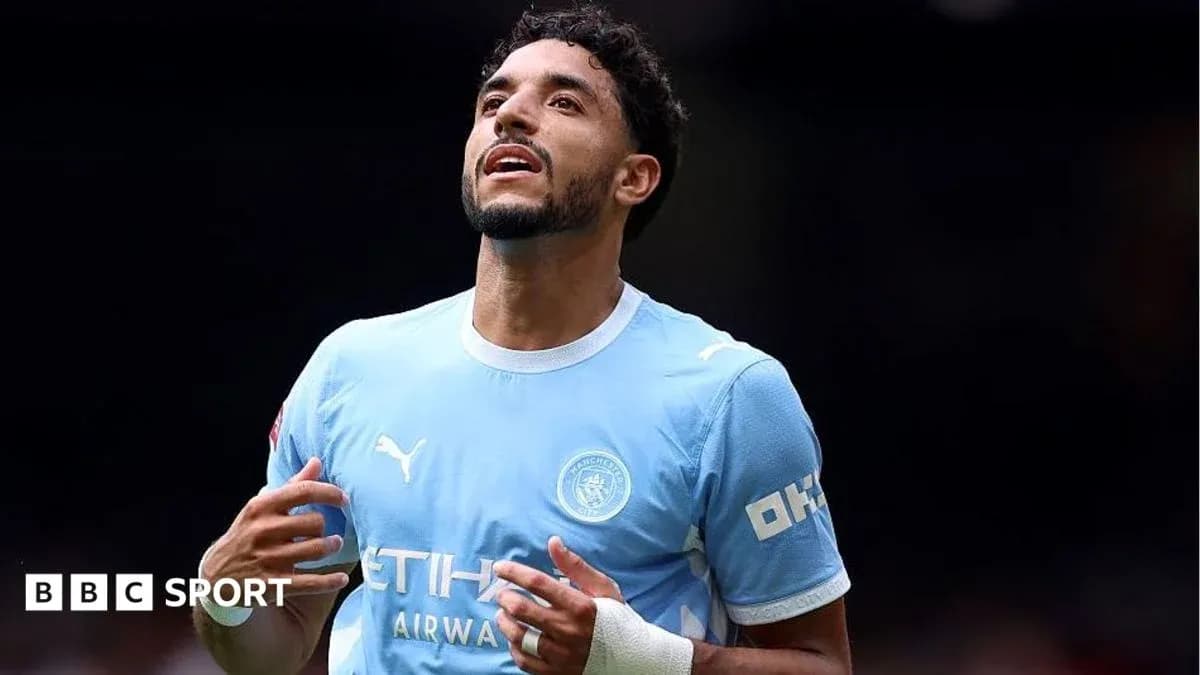 Jugador de Manchester City en acción durante el partido