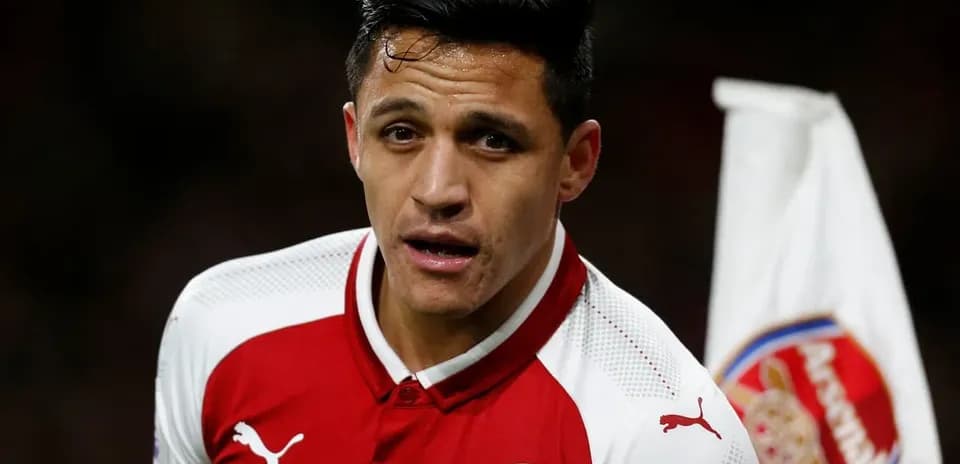 Jugador de Arsenal en acción durante el partido