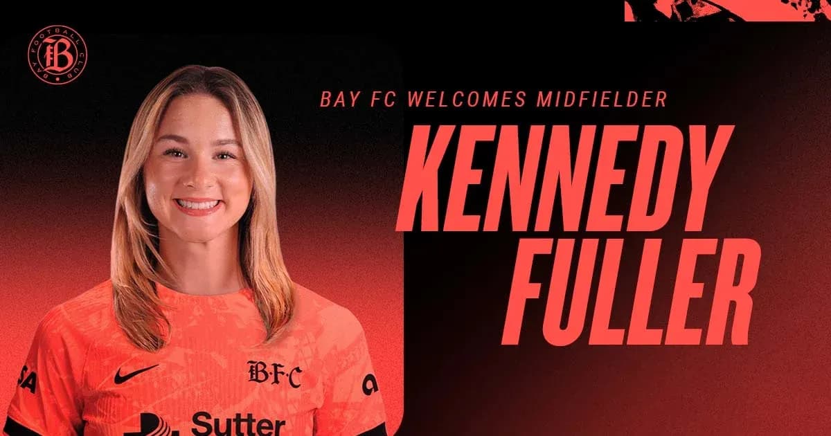 Kennedy Fuller sonriente en camiseta de Bay FC