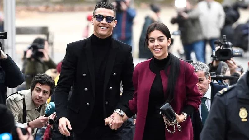 Cristiano Ronaldo y Georgina Rodríguez llegando a evento