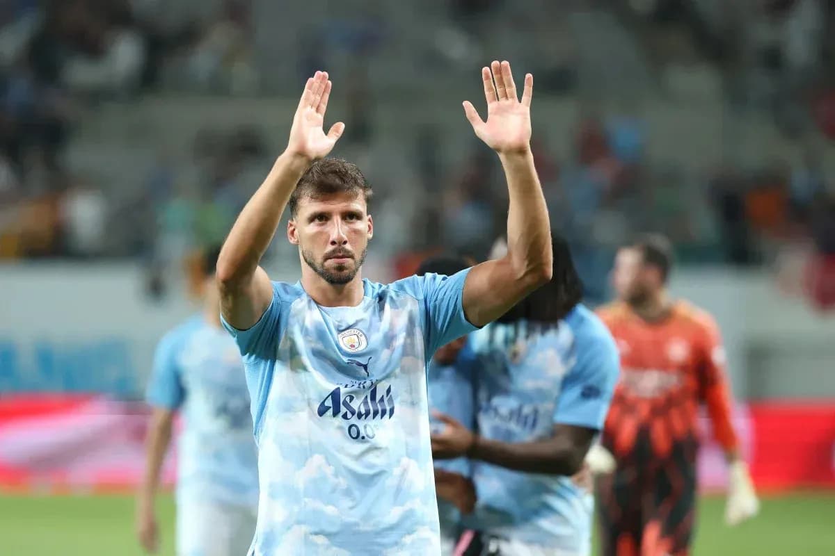 Jugador saludando a la afición tras el partido