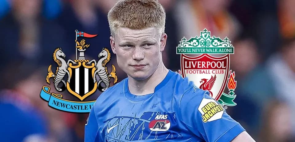 Jugador de AZ Alkmaar con logotipos de Newcastle y Liverpool