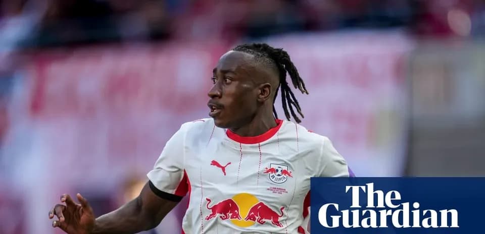 Jugador de RB Leipzig corriendo durante un partido