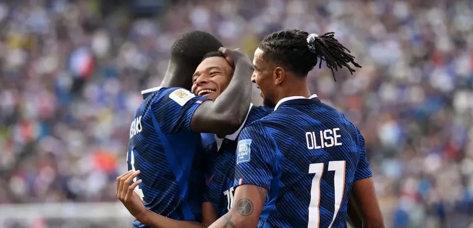Jugadores franceses celebrando un gol en el partido