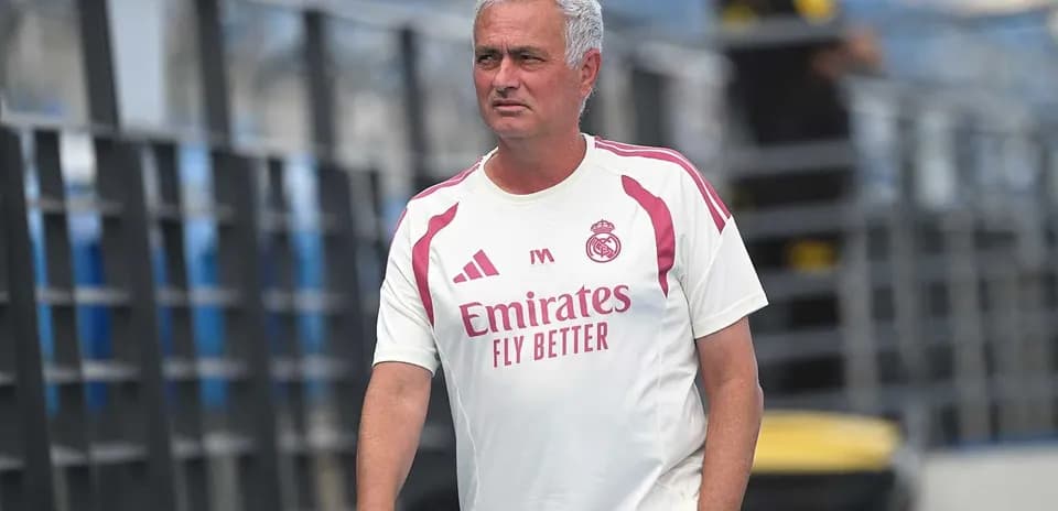 Entrenador de Real Madrid en sesión de entrenamiento
