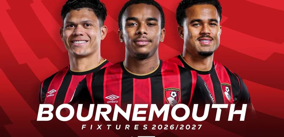 Tres jugadores de AFC Bournemouth posando juntos