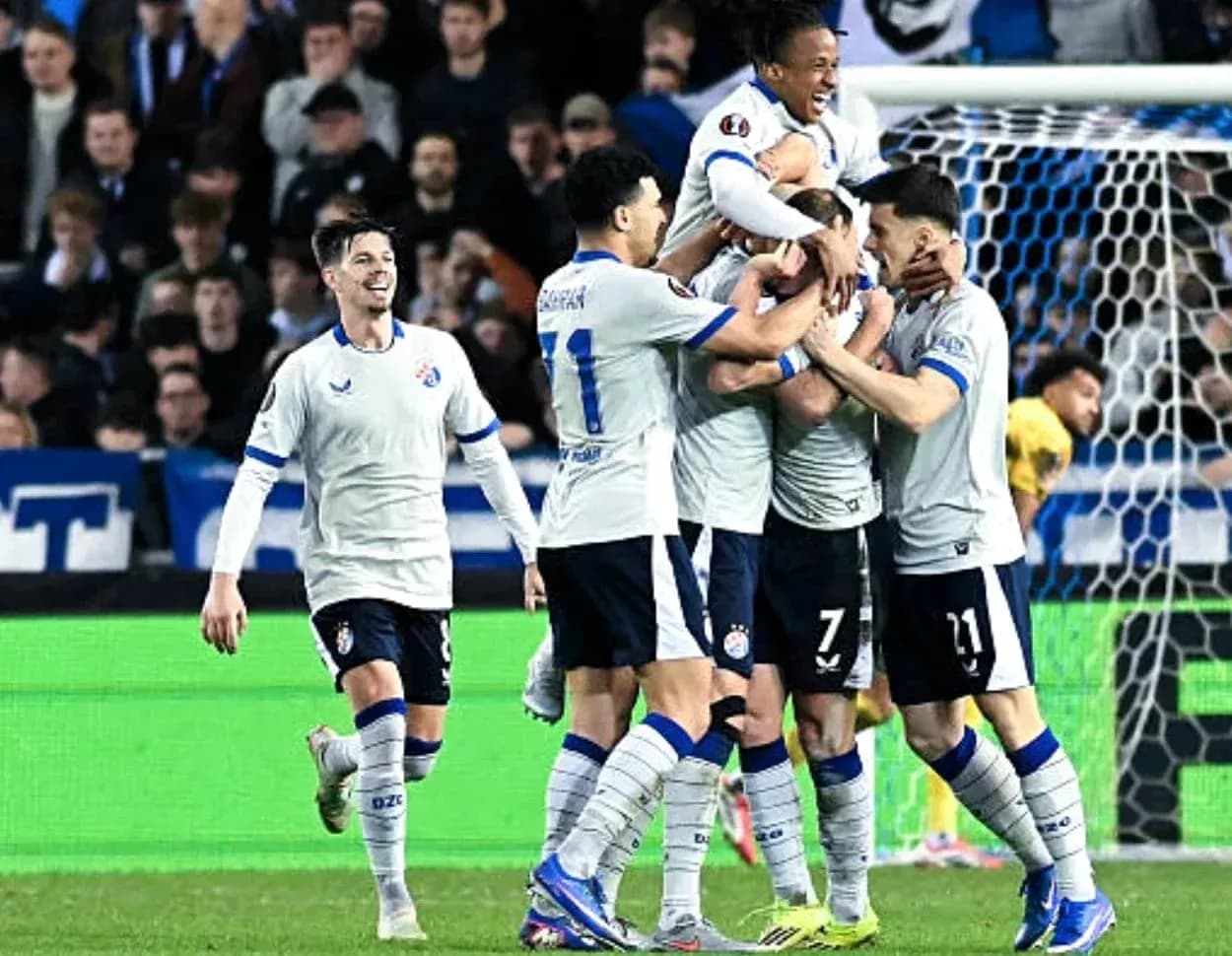 Jugadores de Dinamo Zagreb celebrando un gol