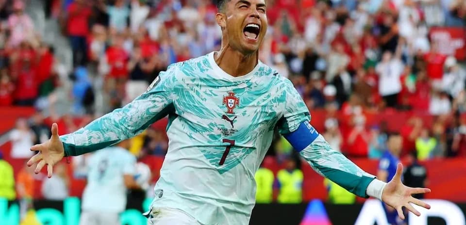 Cristiano Ronaldo celebrando un gol en un partido