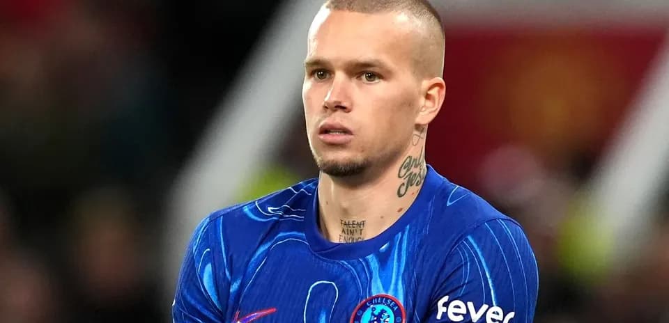 Jugador de Chelsea en acción durante el partido