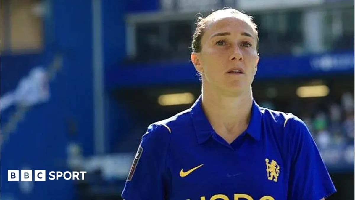 Jugadora de Chelsea en el campo de fútbol