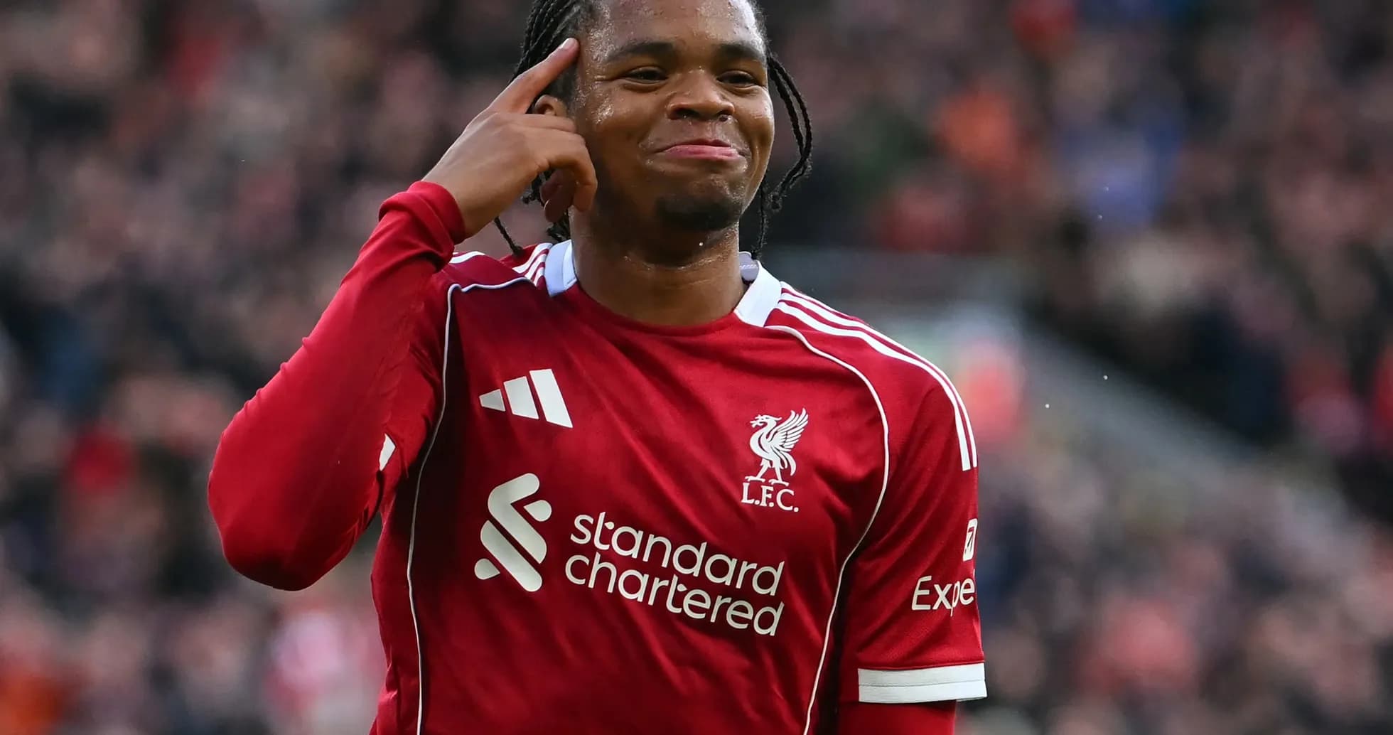 Jugador de Liverpool celebrando en el partido