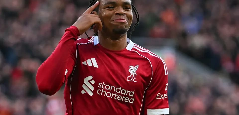 Jugador de Liverpool celebrando en el partido