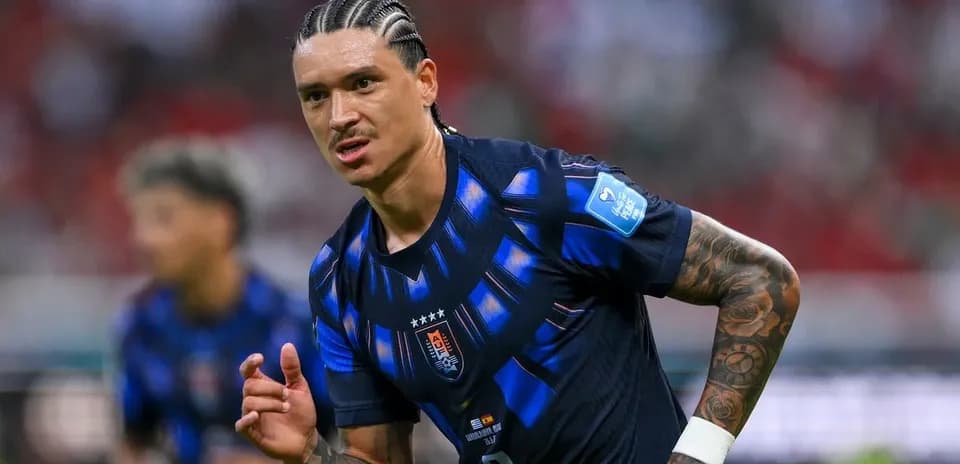 Jugador corriendo durante un partido de fútbol