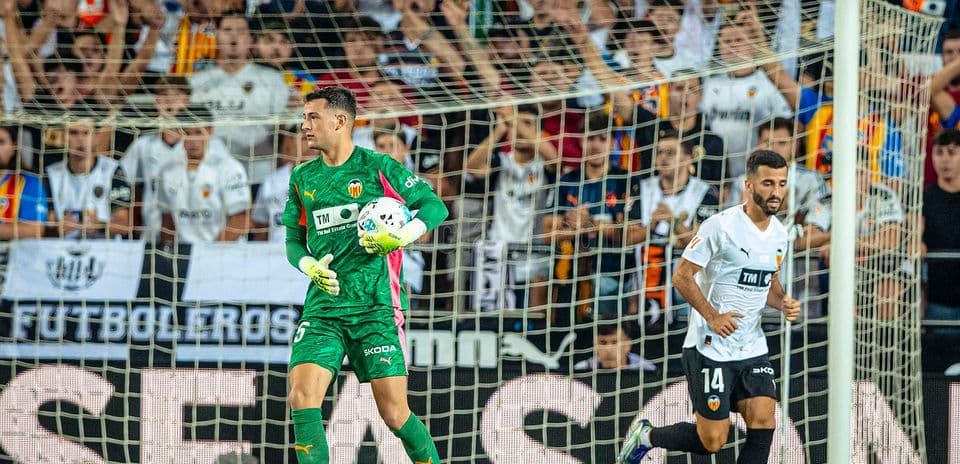 Portero de Valencia durante el partido