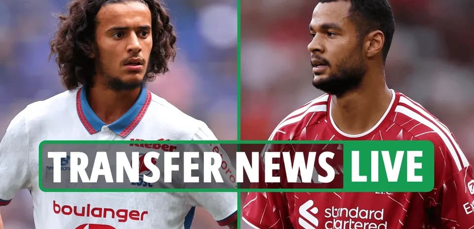 Jugadores de fútbol en un segmento de noticias de transferencias