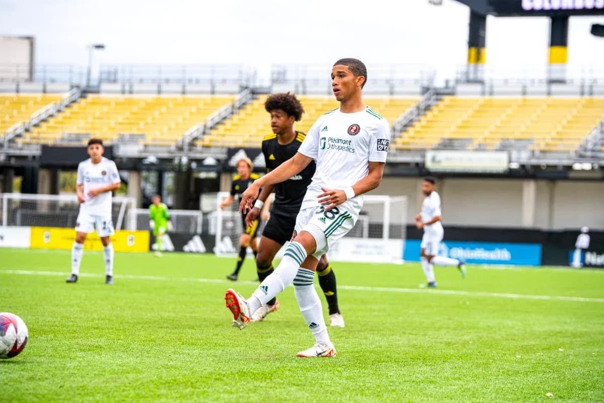 Jugador de Columbus Crew II en acción