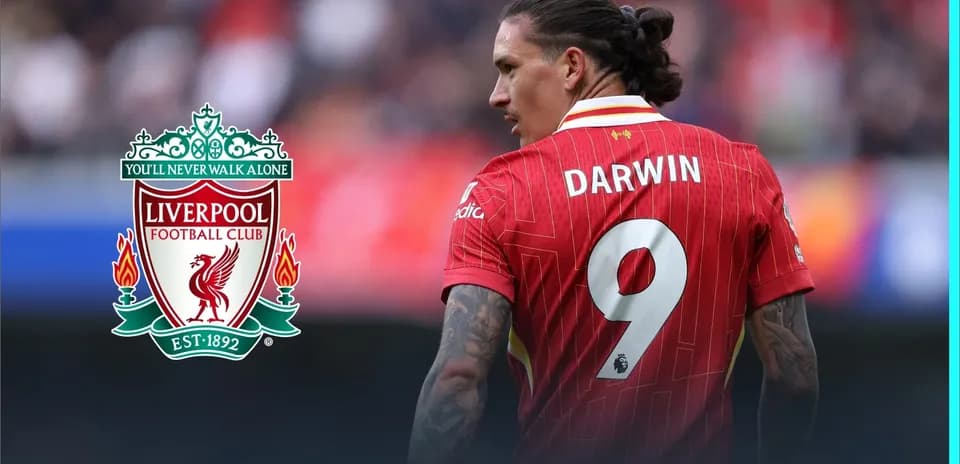 Jugador de Liverpool con camiseta número 9 y nombre Darwin