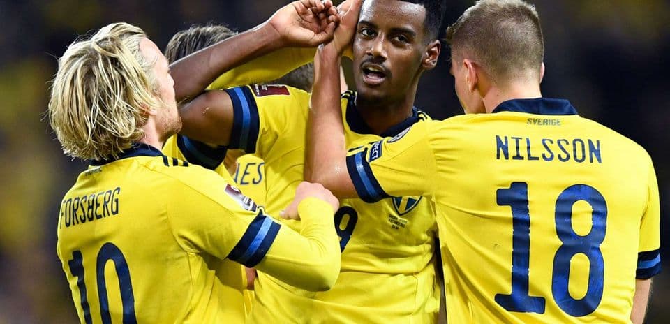 Jugadores de Suecia celebrando un gol