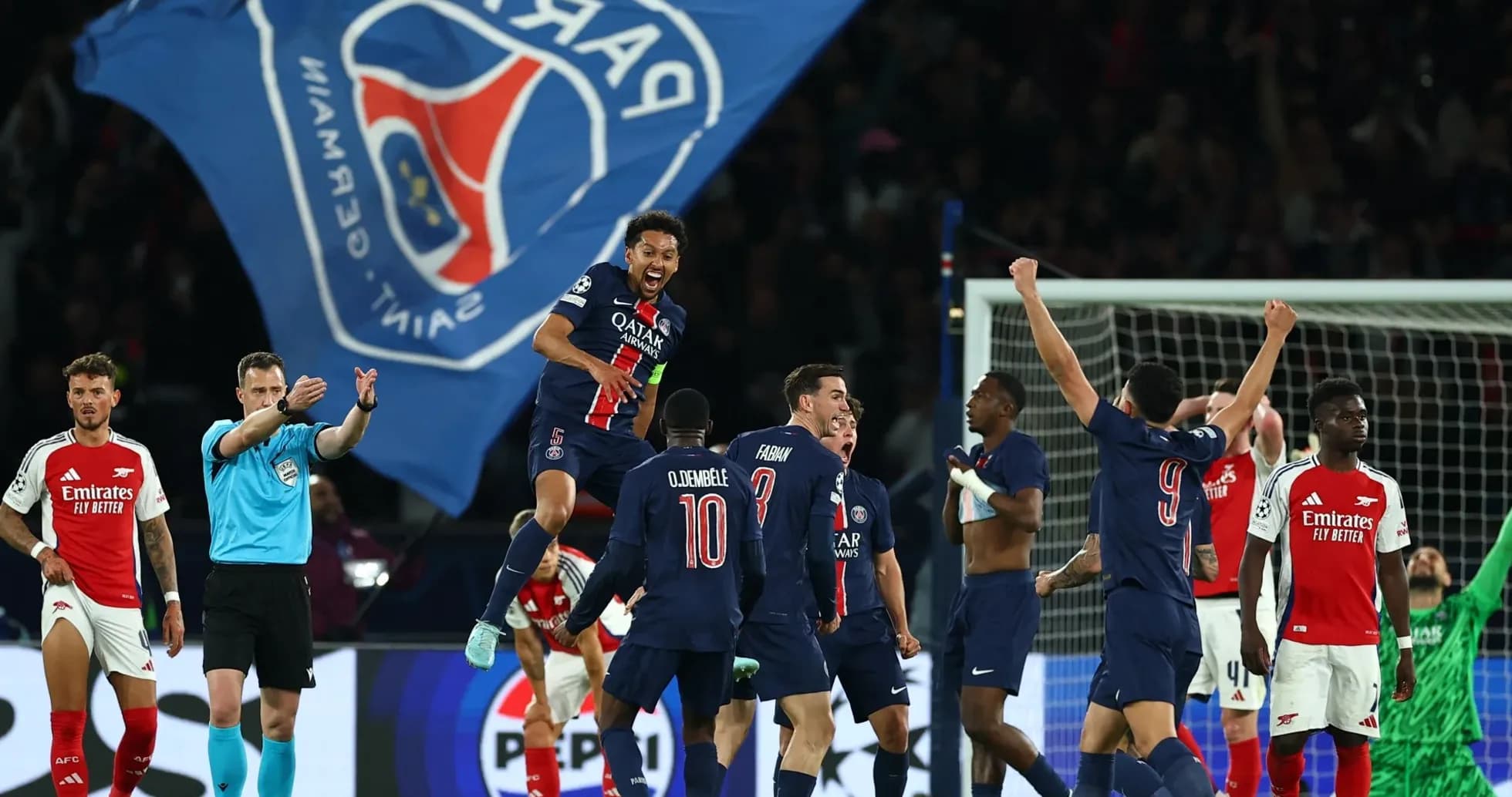 Jugadores de PSG celebrando un gol en el partido
