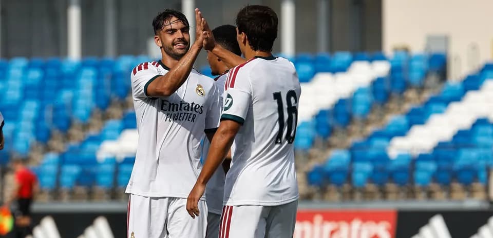 Jugadores de Real Madrid celebrando un gol en partido