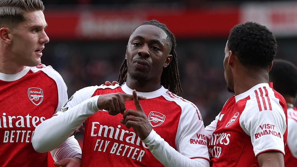 Jugadores de Arsenal celebrando un gol