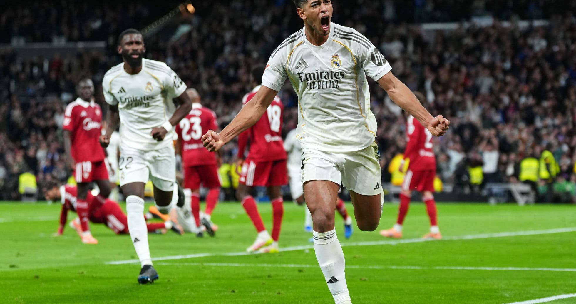 Jugador de Real Madrid celebra un gol
