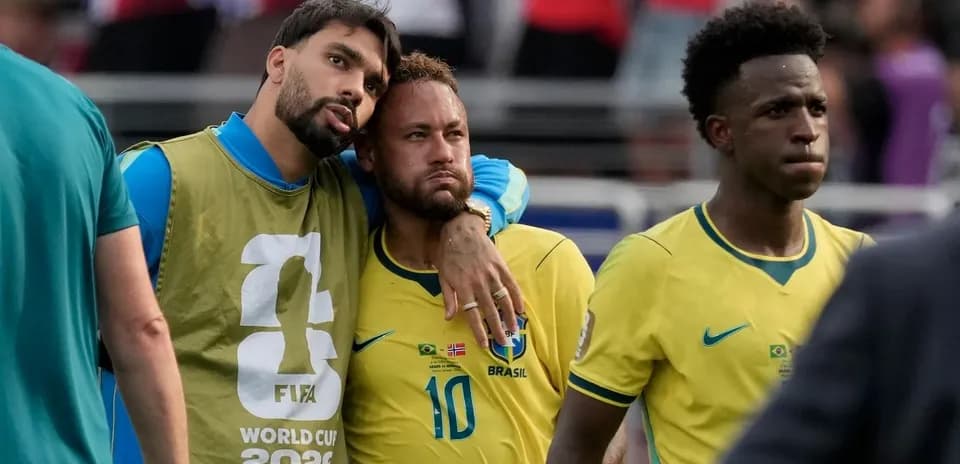 Jugadores de Brasil conversando después del partido