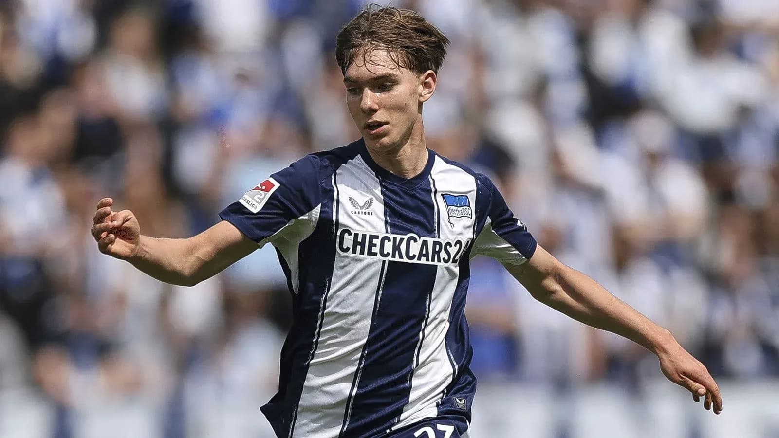 Jugador de Hertha BSC corriendo durante un partido