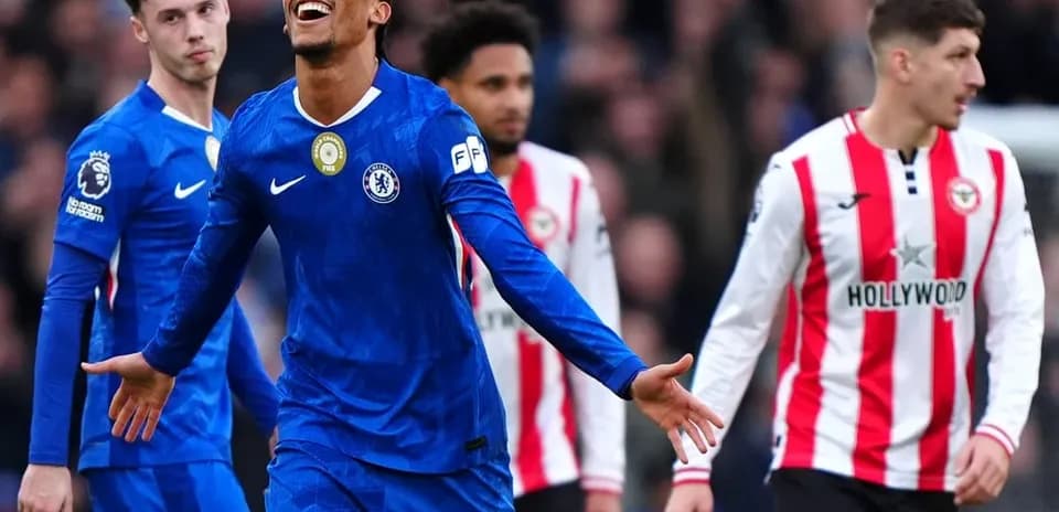 Jugadores de Chelsea celebrando un gol contra Brentford