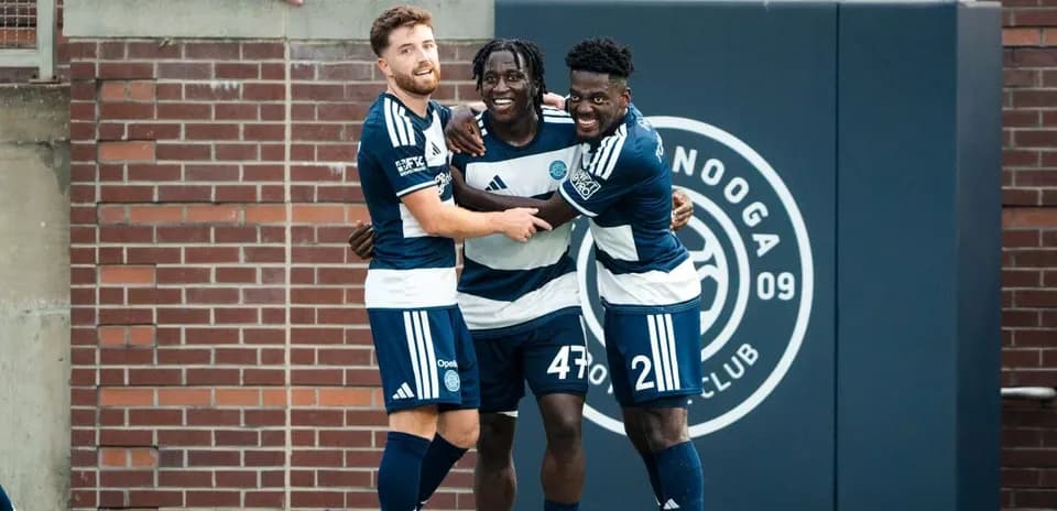 Jugadores de Chattanooga celebrando un gol