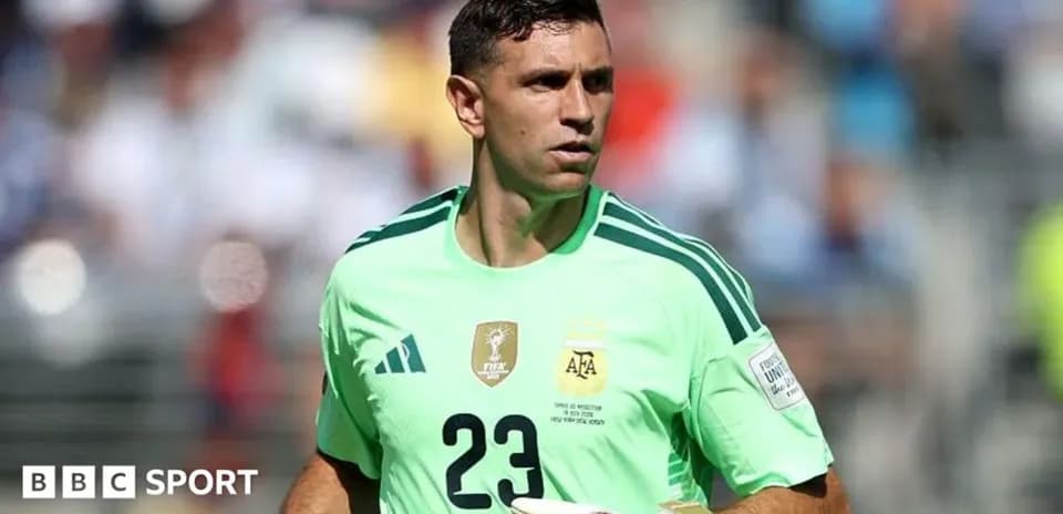Portero argentino en acción durante un partido