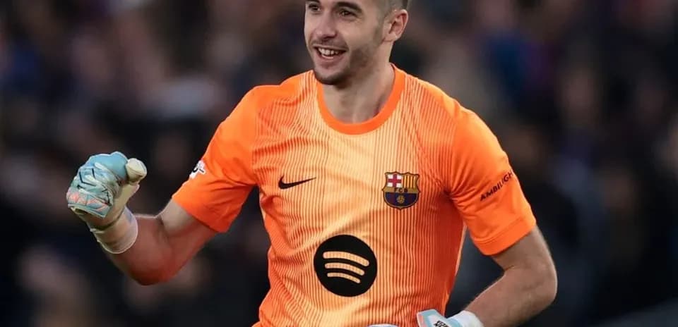 Portero de FC Barcelona celebrando una parada