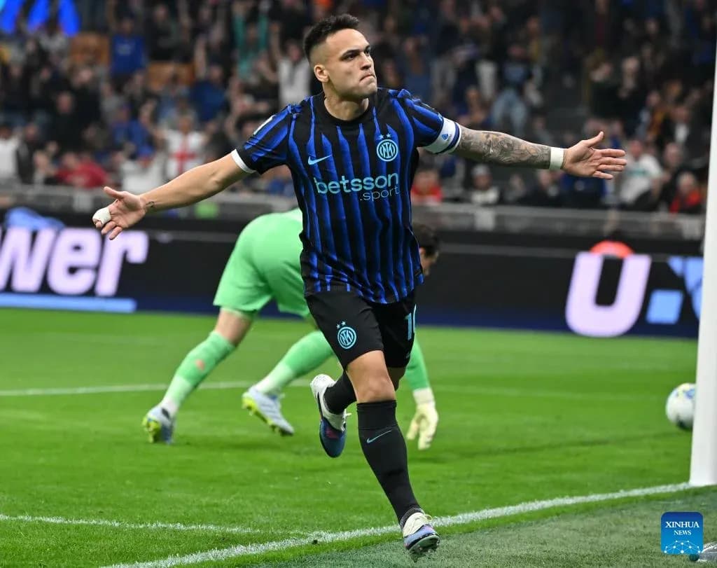 Lautaro Martínez celebrando un gol en partido