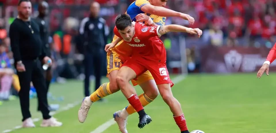 Jugadores de Toluca y Tigres en la Champions