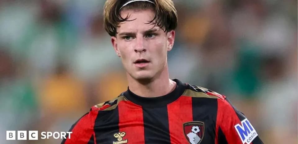 Jugador de Bournemouth en el campo durante el partido