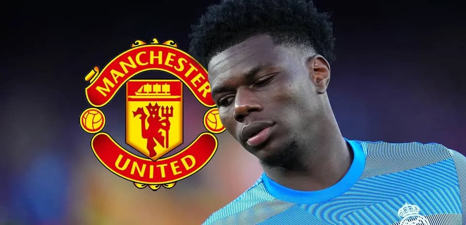 Jugador con camiseta del Real Madrid y logo de Manchester United