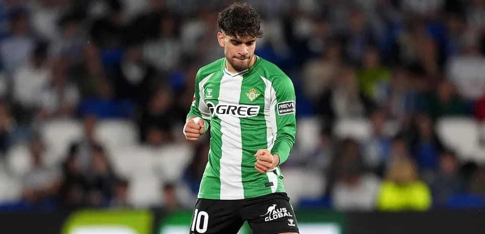 Jugador de Real Betis celebrando un gol en el partido