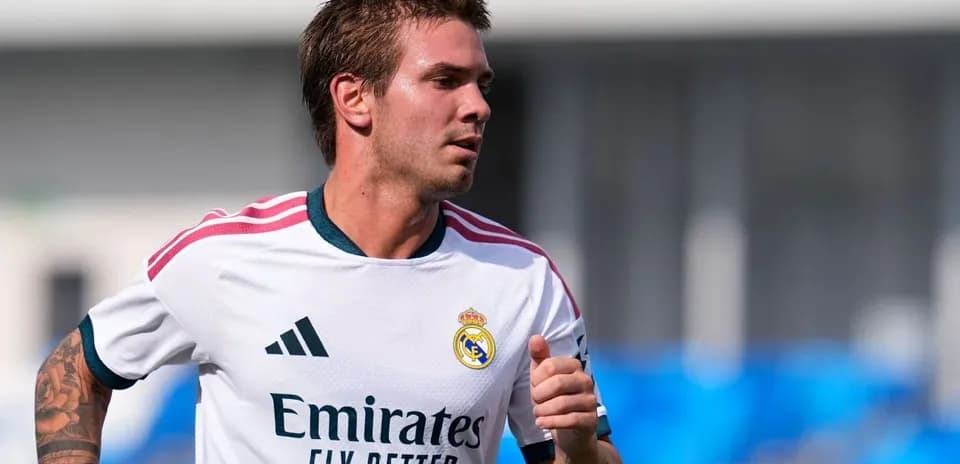Jugador de Real Madrid corriendo durante entrenamiento